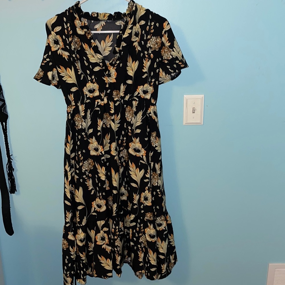 💙 Shein- Black and Yellow Midi Dress